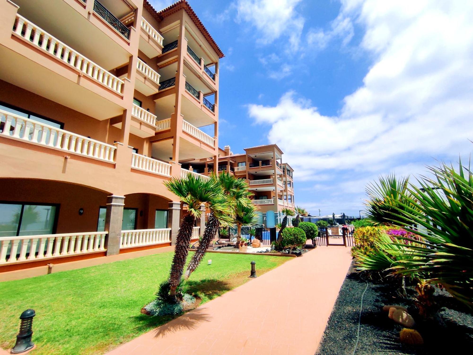 El Nautico Suites, The Beachfront Paradise ซานมิเกลเดียโบนา ภายนอก รูปภาพ